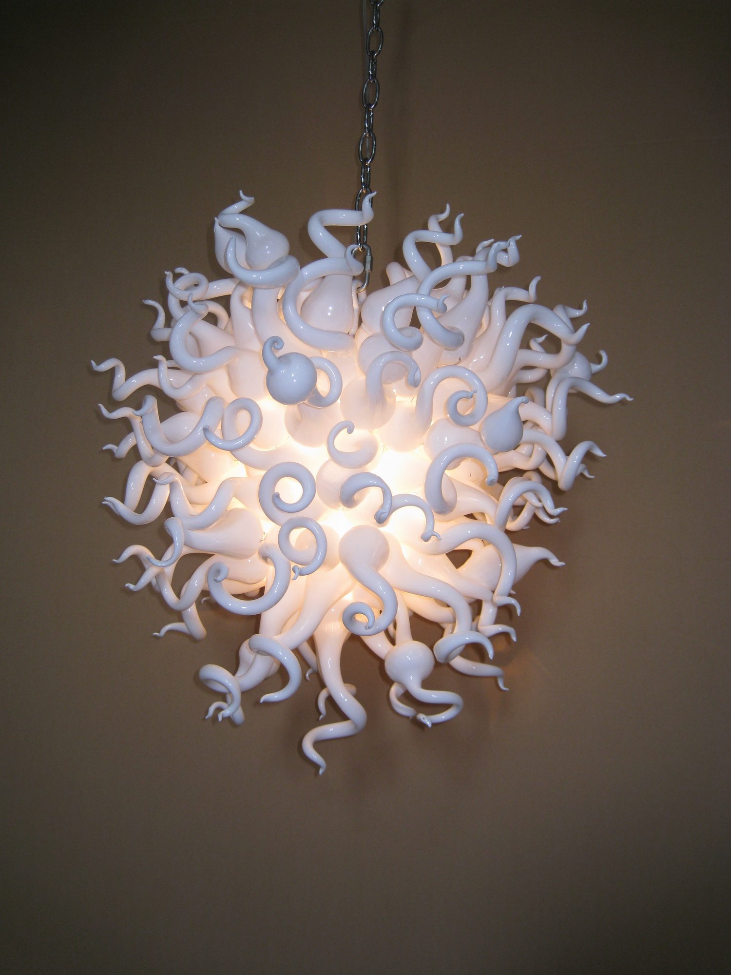 Simple and pure milky white hand blown art glass chandelier home decoration sales